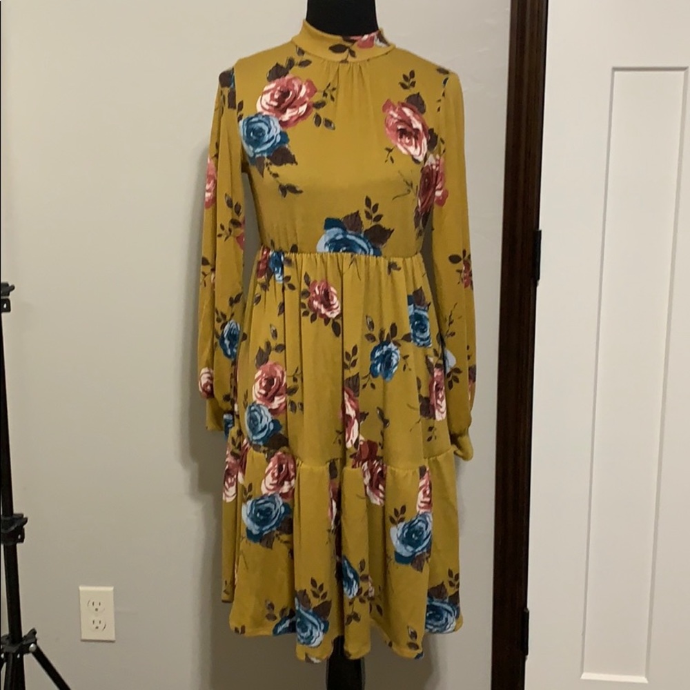 Brand new, never worn. Sweater dress.